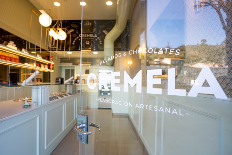 entrada heladería cremela en ribadesella, Asturias